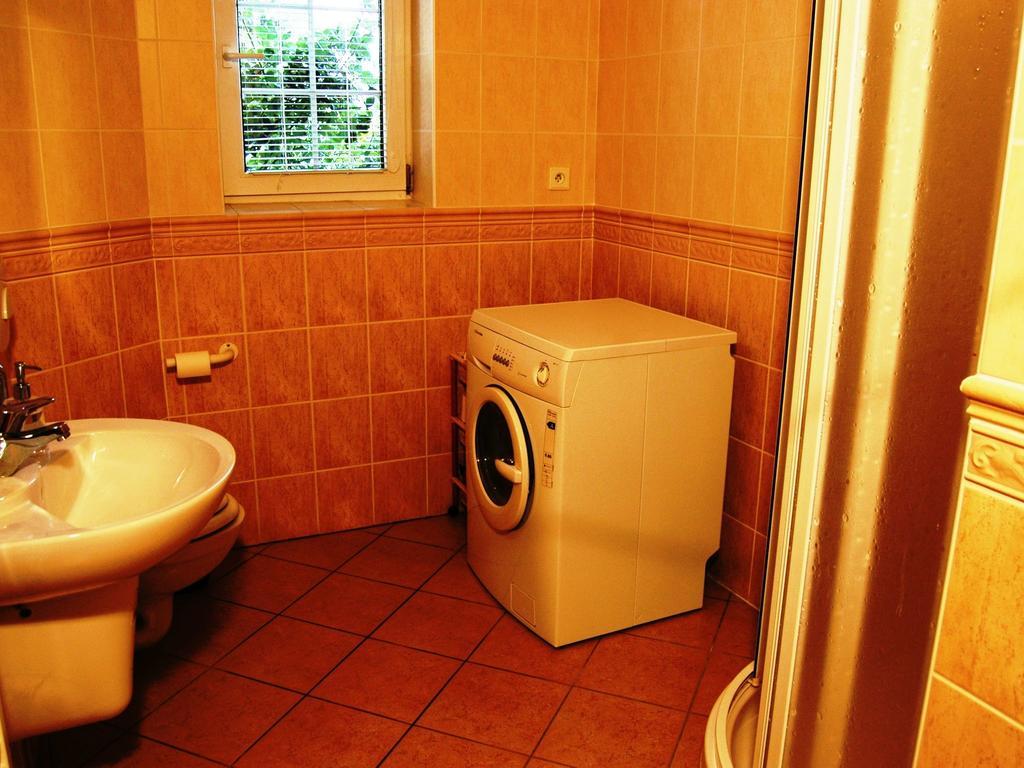 Klokoci Comfortable Detached House With Large Garden 빌라 외부 사진