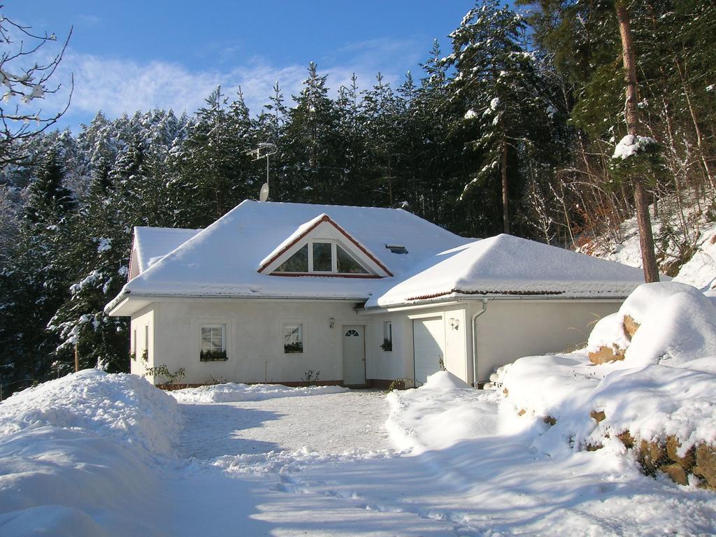 Klokoci Comfortable Detached House With Large Garden 빌라 외부 사진