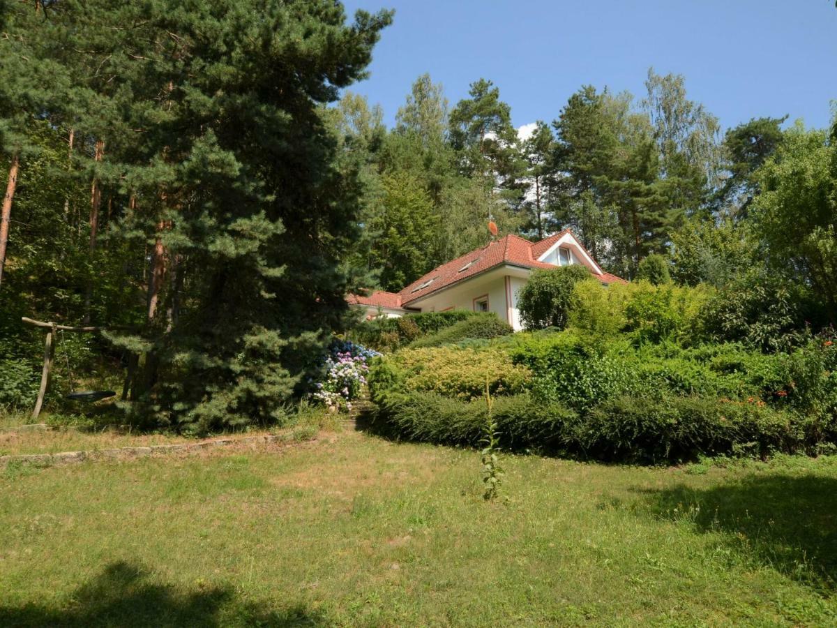 Klokoci Comfortable Detached House With Large Garden 빌라 외부 사진