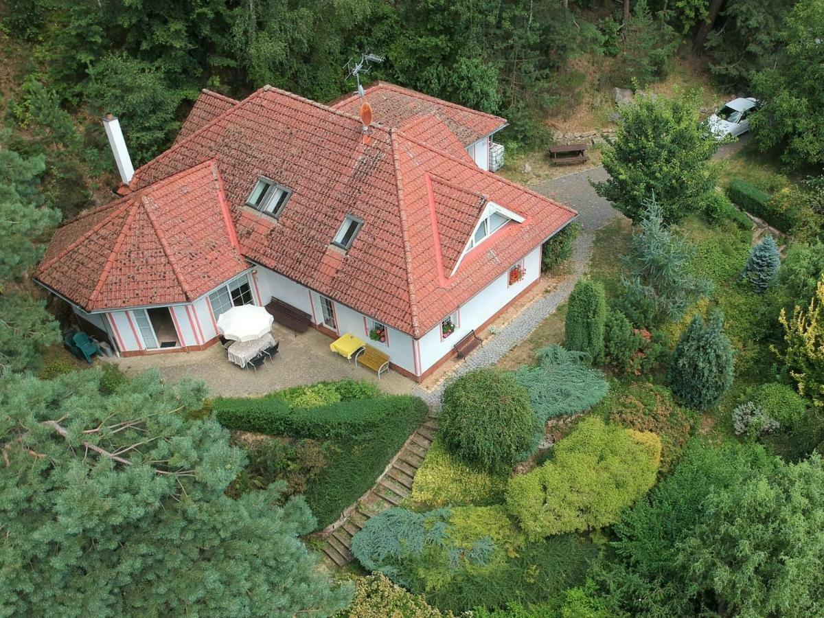 Klokoci Comfortable Detached House With Large Garden 빌라 외부 사진