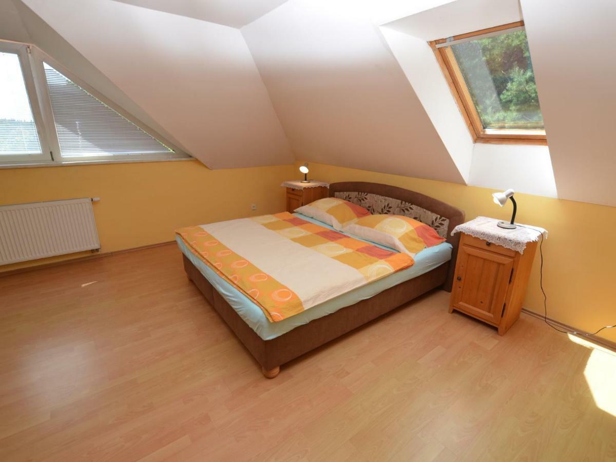 Klokoci Comfortable Detached House With Large Garden 빌라 외부 사진